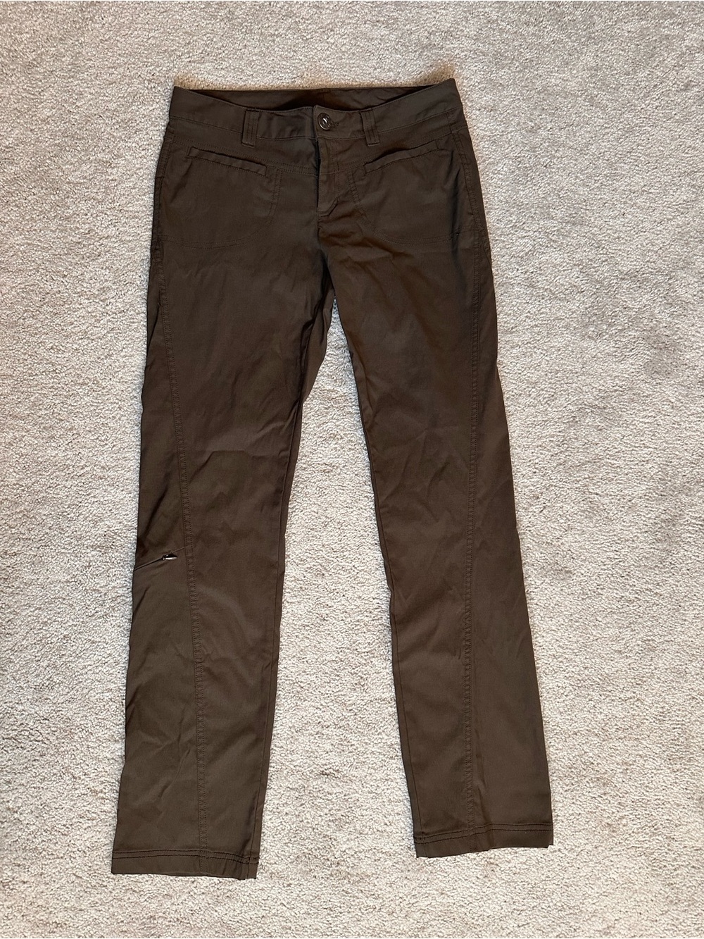Athleta Women’s Olive green low rise hiking pants